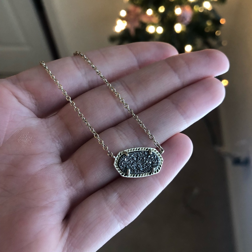 Gorgeous Kendra Scott Necklace
